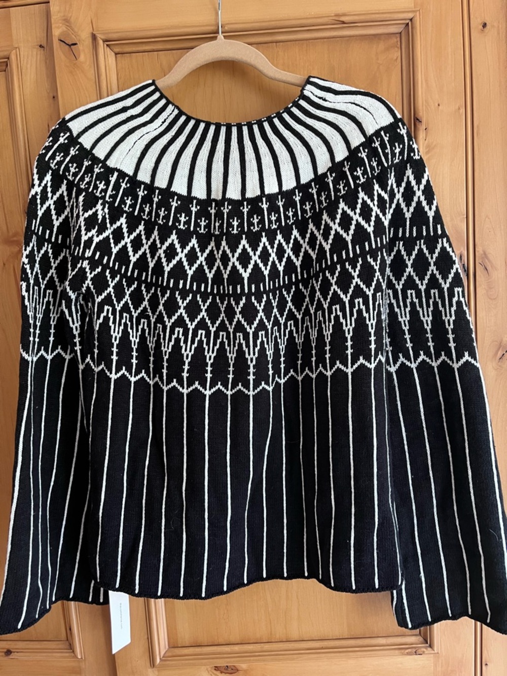 Commense Black and White Nordic-Pattern Cowl Sweater